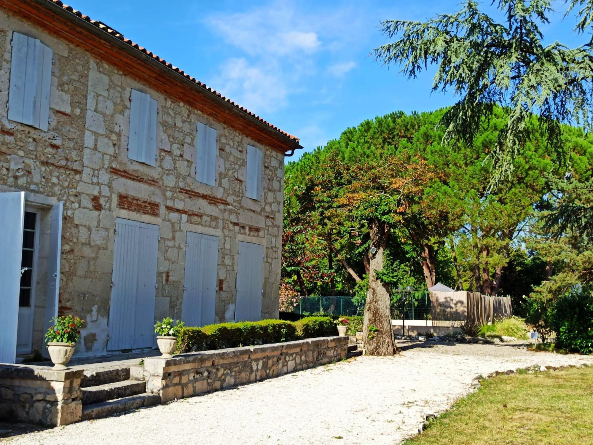 Logis Hotel Le Prince Noir Sérignac-sur-Garonne Exterior foto
