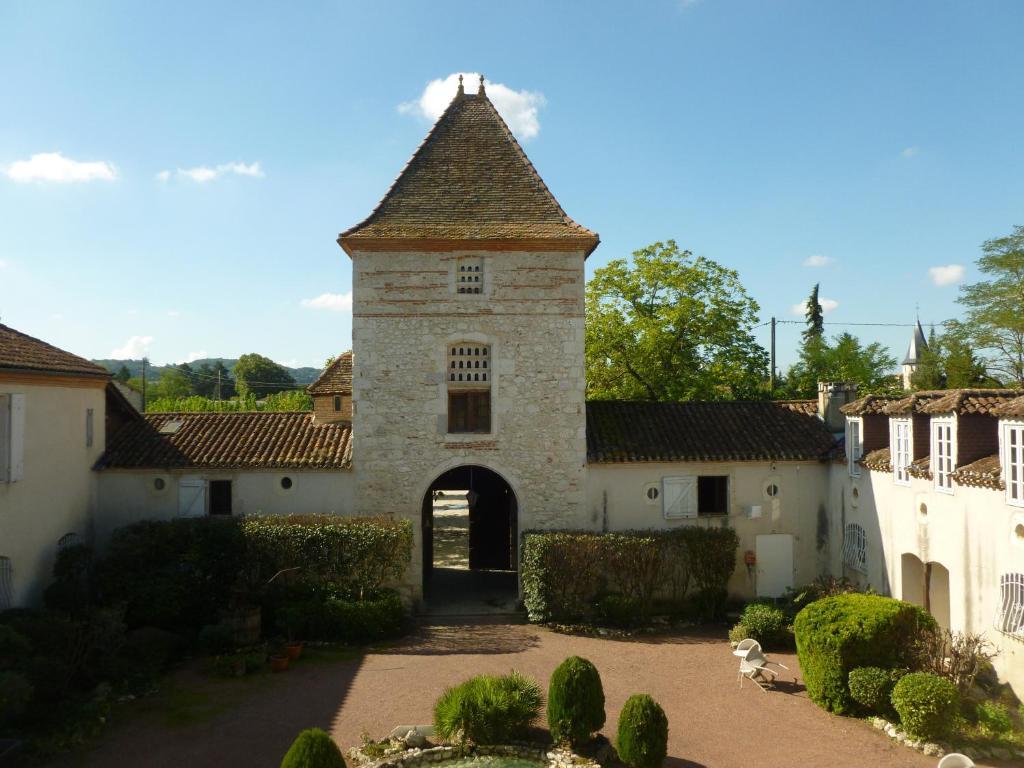 Logis Hotel Le Prince Noir Sérignac-sur-Garonne Exterior foto